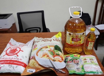 Triệt phá xưởng sản xuất bột canh, mì chính, dầu ăn giả tại Phú Thọ 