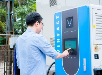Bắt sóng xe điện sớm, chủ trạm sạc nhượng quyền chia sẻ cách đầu tư trăm tỷ “không lo lỗ” cùng V-Green