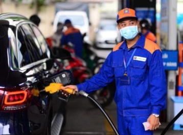Giá xăng giảm về dưới 20.000 đồng/lít 