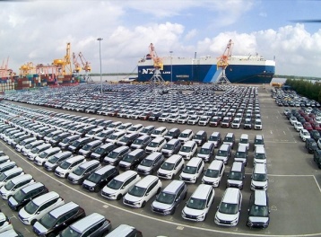 Việt Nam nhập khẩu trên 171 nghìn ô tô nguyên chiếc trong 10 tháng