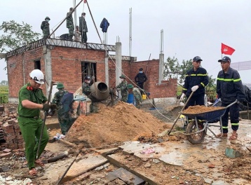 Thủ tướng chỉ đạo tập trung khắc phục hạ tầng, khôi phục sản xuất sau bão lũ tại miền Trung