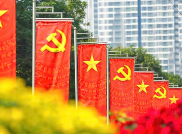 Tặng quà Đại hội XIV, Tết Bính Ngọ 2026 cho người có công và đối tượng yếu thế