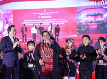 Xây dựng trường học khu vực miền núi, đồng bào dân tộc để gieo chữ, giữ nước 