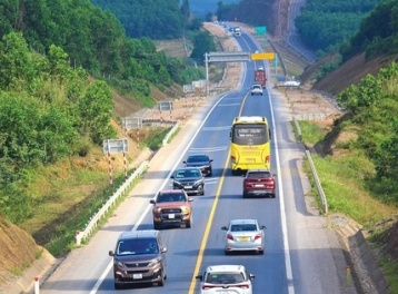 Thủ tướng chỉ đạo khẩn trương rà soát, nâng cấp các tuyến đường bộ cao tốc