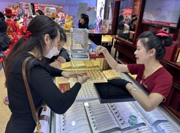 Giá vàng và ngoại tệ ngày 30/1: Vàng giảm mạnh, SJC xuống 180 triệu đồng/lượng