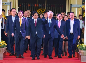 Thủ tướng Phạm Minh Chính dự Lễ bế mạc Hội chợ Mùa Xuân lần thứ nhất năm 2026, vinh danh 64 đơn vị tiêu biểu