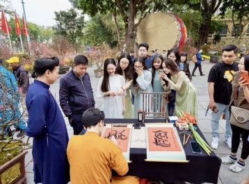 Khách du lịch tăng mạnh, Hà Nội ước đón 1,34 triệu lượt khách trong kỳ nghỉ Tết