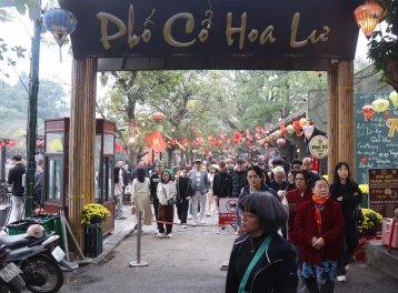 Ninh Bình đón lượng khách 'khủng' dịp Tết, Thung Ui trở thành tâm điểm mới