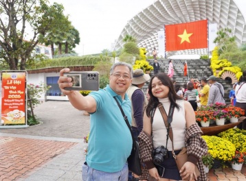 Đà Nẵng đón 1,1 triệu lượt khách, doanh thu tăng trưởng ấn tượng dịp Tết