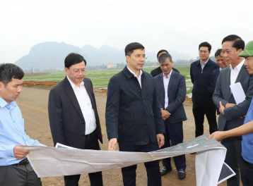 Sớm đưa dự án đầu tư xây dựng công trình cải thiện cơ sở hạ tầng đô thị Ngọc Lặc vào vận hành