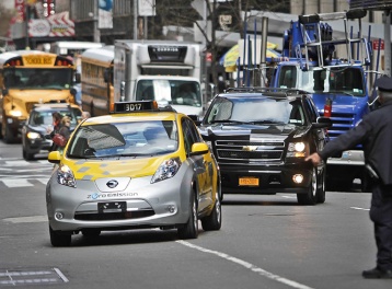 Hà Nội 'đếm ngược' 5 năm để chuyển toàn bộ taxi chạy xăng sang điện