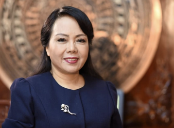 Ông Mai Tiến Dũng giới thiệu doanh nghiệp cho nguyên Bộ trưởng Kim Tiến