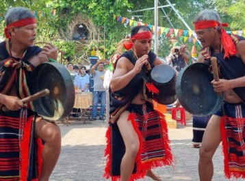 Gia Lai tổ chức biểu diễn cồng chiêng định kỳ cuối tuần tại không gian đô thị