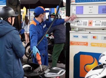 Giá xăng dầu đồng loạt tăng mạnh, dầu hỏa tăng hơn 7.000 đồng/lít