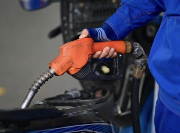 Nếu không chi Quỹ bình ổn, giá xăng có thể tăng tới hơn 6.000 đồng/lít