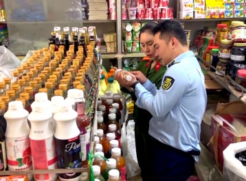 Thanh Hóa: Phát hiện nhiều mặt hàng ở các tiệm tạp hóa không đảm bảo chất lượng