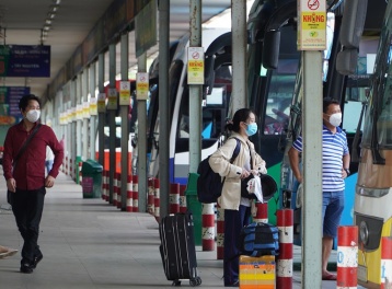 Sức ép lớn với ngành vận tải khi giá nhiên liệu tăng do chiến sự Trung Đông