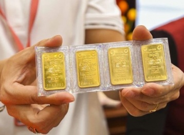 Giá vàng ngày 13/3: Vàng SJC 'bốc hơi' 1,5 triệu đồng/lượng