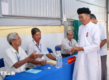 Đồng bào vùng biên, vùng cao, tôn giáo rạng ngời niềm tin trong ngày hội non sông