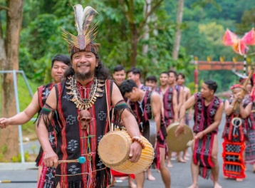 Hỗ trợ nghệ nhân dân tộc thiểu số, tiếp sức cho những 'bảo tàng sống'