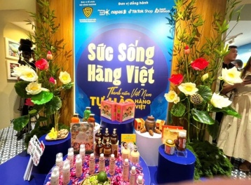 Sức sống hàng Việt lần 3: Đưa nông sản lên livestream, hút khách hàng trẻ