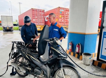 Đề xuất hạ một nửa thuế môi trường với xăng, dầu để giảm áp lực giá