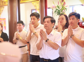 Hội Mỹ nghệ Kim hoàn Đá quý Việt Nam dâng hương báo ân ông Tổ ngành kim hoàn tại Huế 