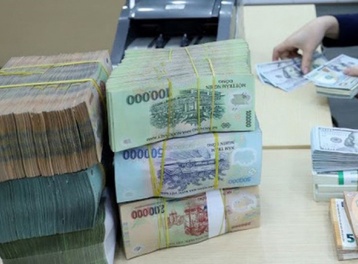 Chính phủ chi tạm ứng 8.000 tỷ đồng từ nguồn tăng thu ngân sách trung ương cho Quỹ Bình ổn giá xăng dầu