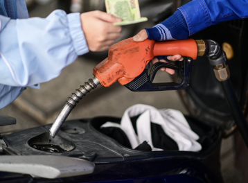 Giá dầu ngày 28/3: Thế giới tiếp tục tăng, giá xăng trong nước hạ nhiệt