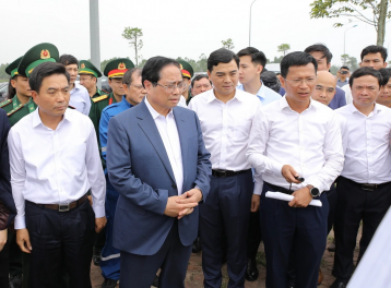 Thủ tướng khảo sát địa điểm xây kho dự trữ xăng dầu chiến lược