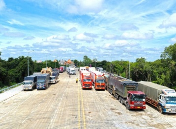 Cửa khẩu biên giới khởi sắc: 'Cú hích' công nghệ và logistics đưa xuất khẩu bứt phá 