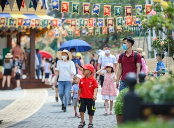 Giá vé máy bay tăng cao, tour gần và đường bộ lên ngôi dịp hè 2026