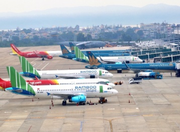 Giá vé máy bay dịp lễ giảm nhẹ nhưng vẫn ở mức cao