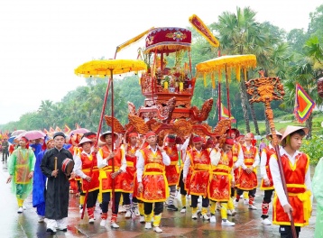 Độc đáo nghi thức rước kiệu về Đền Hùng tri ân công đức Tổ tiên