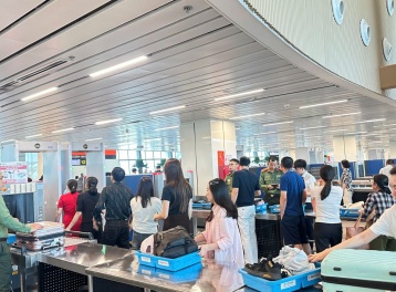 Sân bay Tân Sơn Nhất dự kiến đón 125.000 khách/ngày dịp lễ 30/4