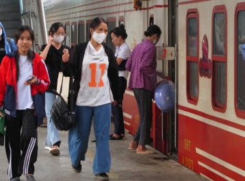 Ngành đường sắt triển khai đổi vé trực tuyến, không cần ra ga