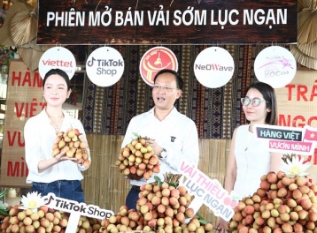Phó Chủ tịch tỉnh Bắc Ninh livestream 'chốt đơn' hơn 31 tấn vải thiều