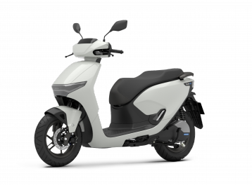 Honda Việt Nam mở bán hai mẫu xe máy điện Honda CUV e: và Honda UC3