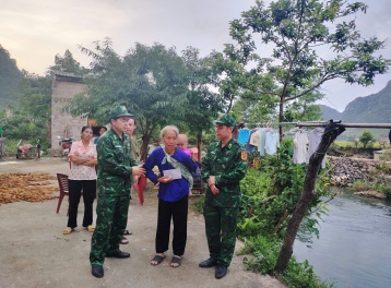 Đồn Biên phòng Ngọc Côn cứu hộ công dân gặp nạn trên sông Quây Sơn
