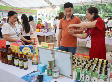 Hơn 300 gian hàng hội tụ tại Hội chợ Triển lãm sản phẩm công nghiệp nông thôn năm 2026
