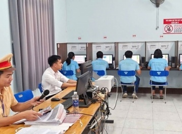 Bộ Công an đề xuất tăng số câu hỏi lý thuyết, kéo dài quãng đường sát hạch GPLX