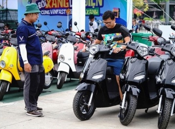 Hà Nội hỗ trợ tối đa 20 triệu đồng cho hộ nghèo chuyển đổi sang xe máy điện