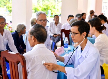 Từ năm 2026, người cao tuổi được khám sức khỏe định kỳ miễn phí ít nhất 1 lần/năm