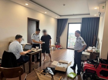 Hà Nội triệt phá 'kho' mực in nghi giả mạo nhãn hiệu Epson và Canon