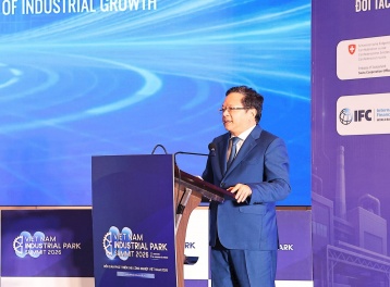 Đổi mới mô hình khu công nghiệp từ “nơi cho thuê đất” đến hệ sinh thái xanh