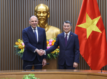 Thủ tướng Lê Minh Hưng tiếp Bộ trưởng Ngoại giao Hy Lạp