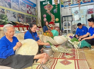 Cần giải pháp giữ chân người trẻ, duy trì kế thừa làng nghề Việt