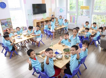 Trước thềm năm học mới, nhiều địa phương kiểm soát chặt chẽ, minh bạch bữa ăn bán trú 