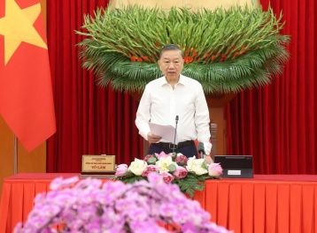 Xây dựng Điều lệ Đảng thật khoa học, dễ thực hiện và có sức sống lâu dài