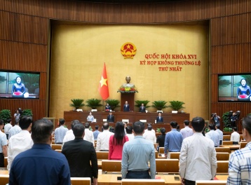 Quốc hội dành phút mặc niệm Chủ tịch Quốc hội Lào Saysomphone Phomvihane